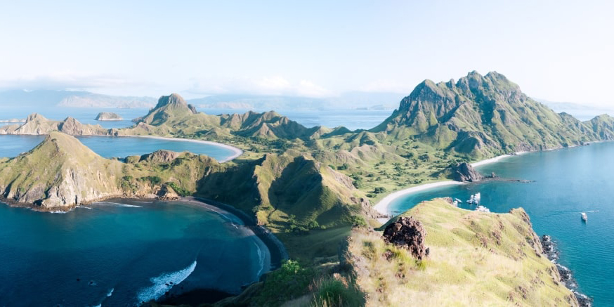 foto_kartu-utama-tempat_menarik-padar_island