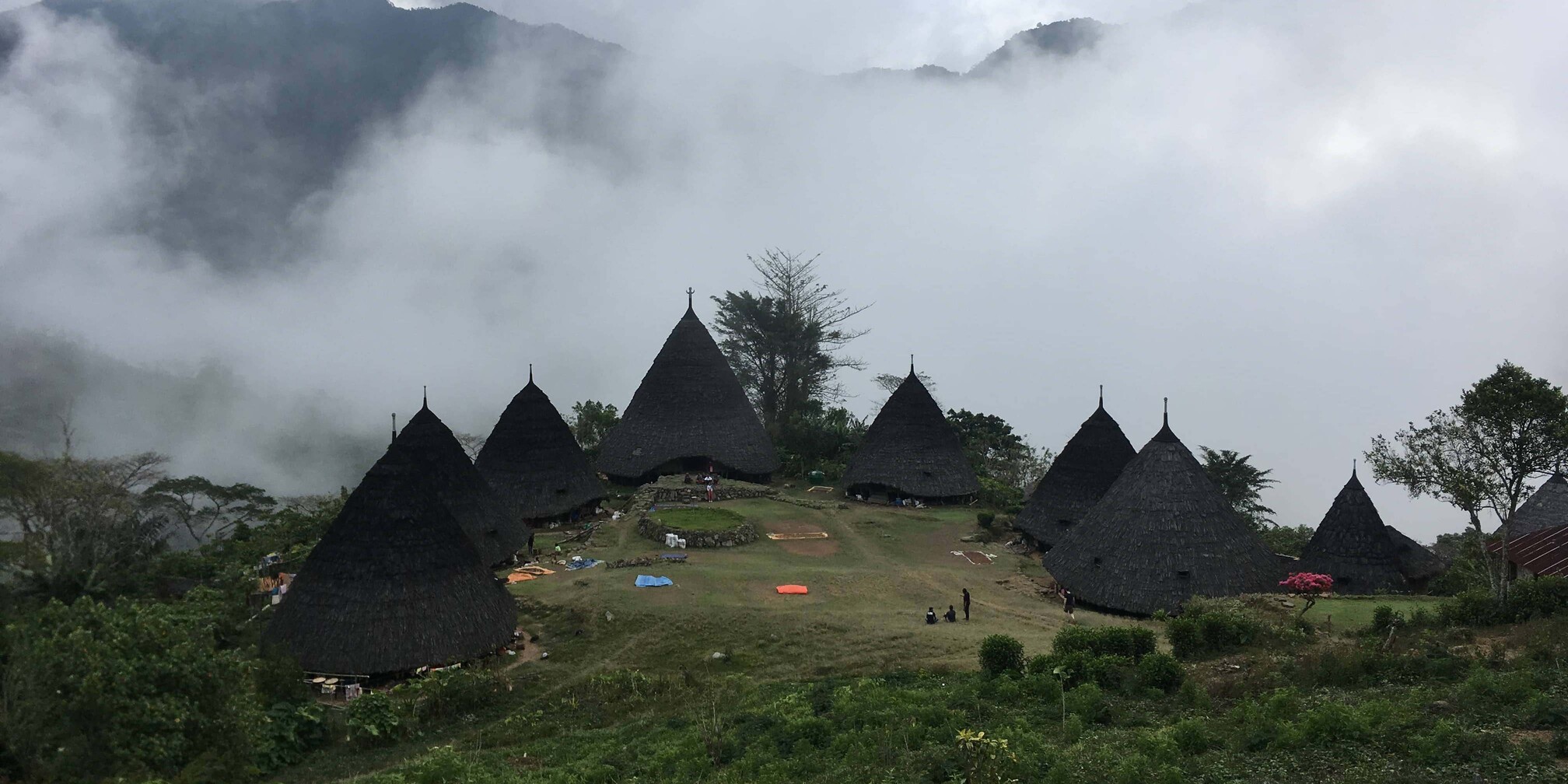 tempat_menarik-wae_rebo_village